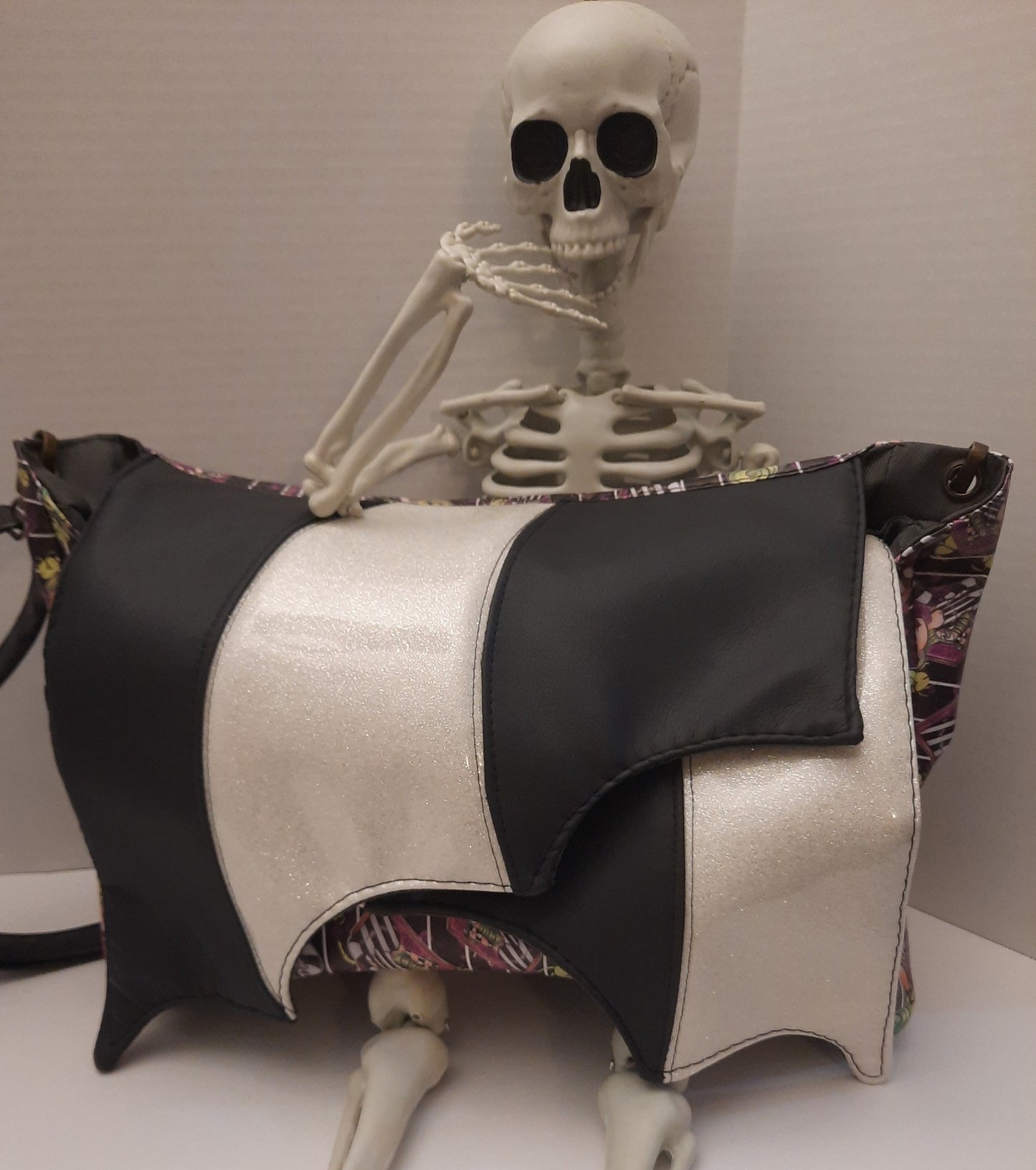 PATTERN - The Bat Company Bag