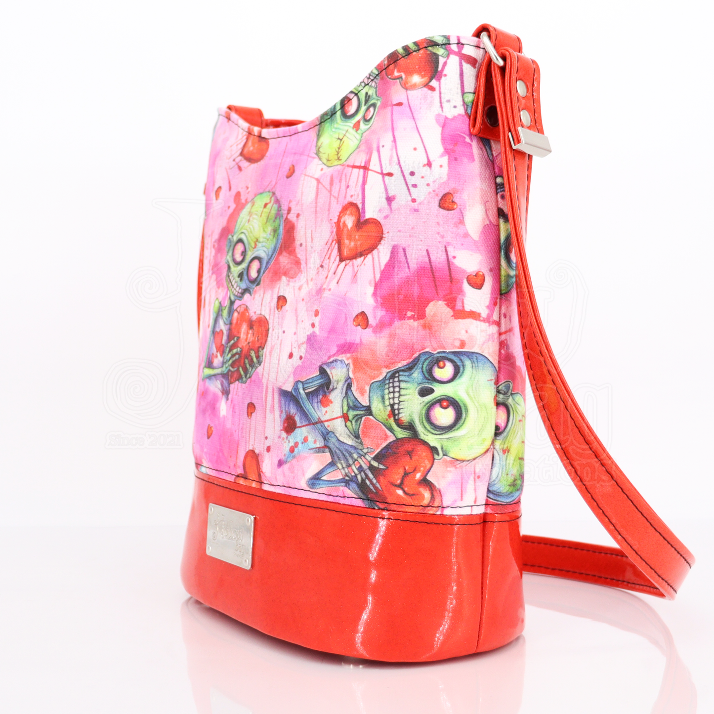 Bella Bucket - Red Love Zombies