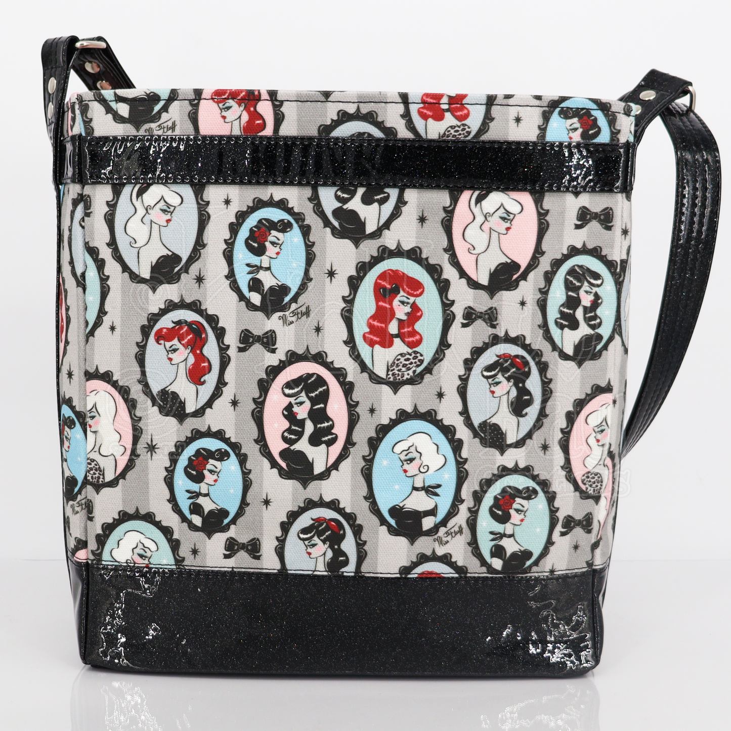 Sanctuary Tote - Cameo Beauties