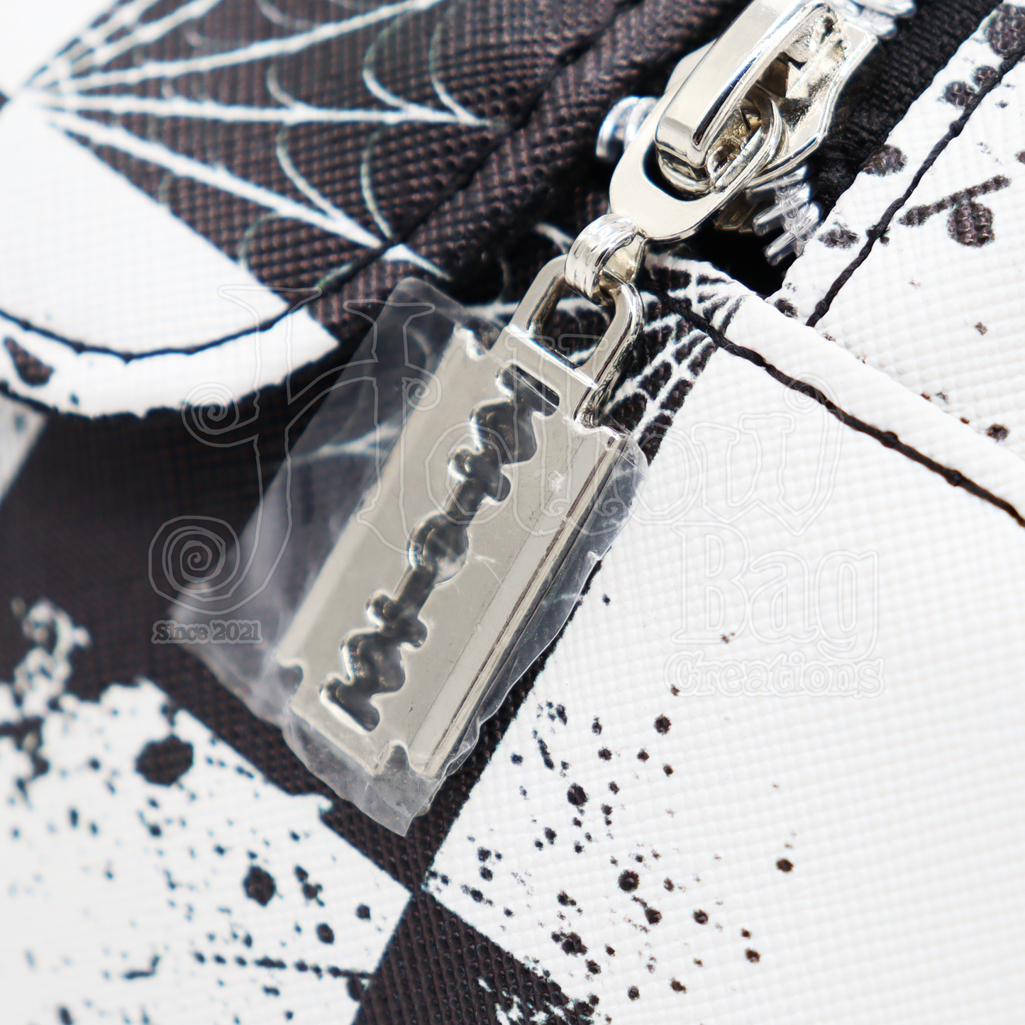 Lowarn - Creepy Checks